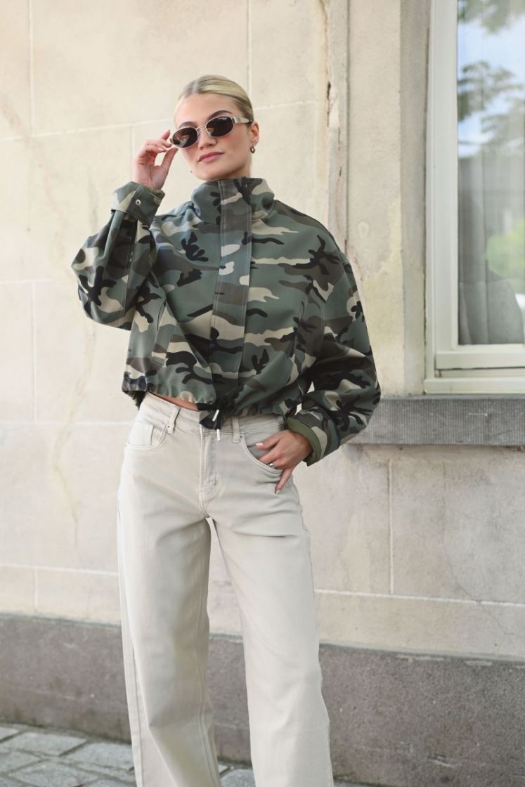  CAMOUFLAGE