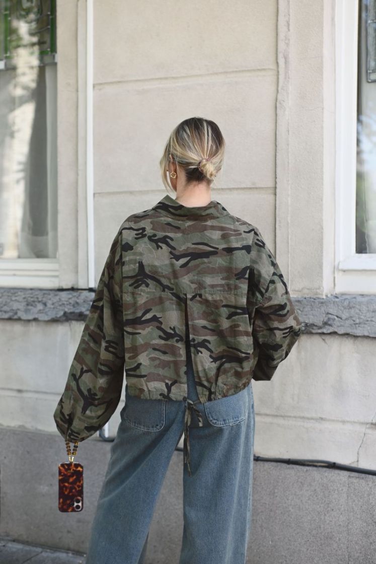  CAMOUFLAGE