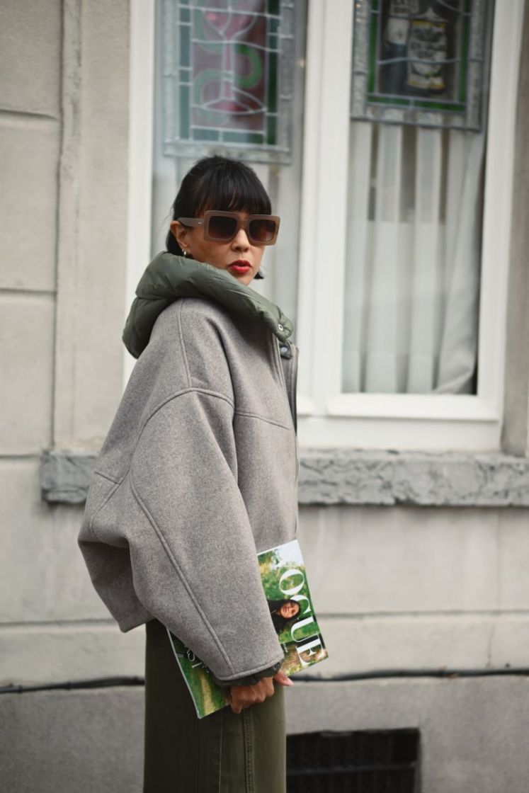  TAUPE  