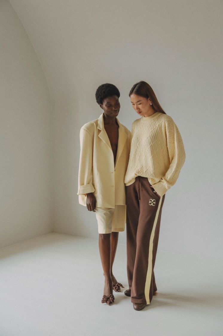  BUTTER YELLOW